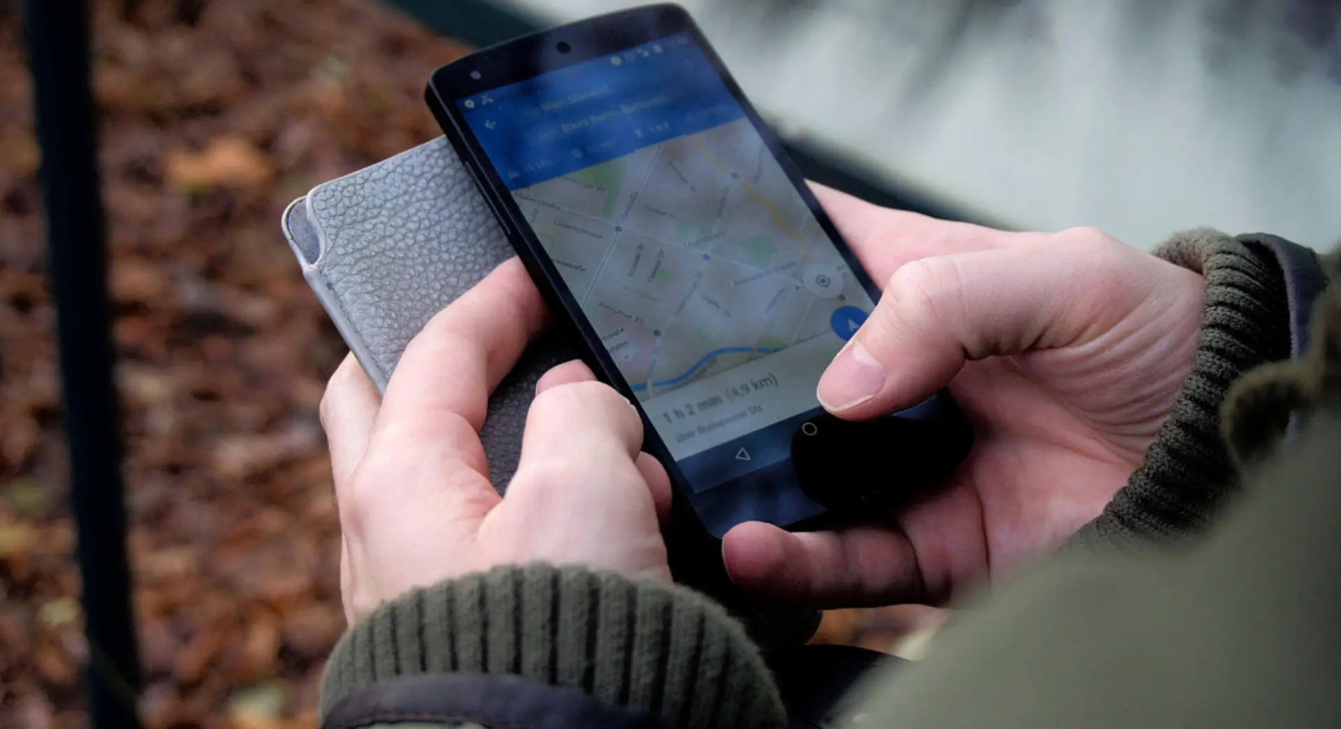 Person using Google maps SEO to find local businesses