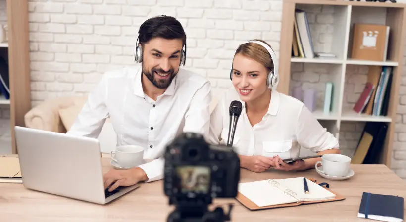How to Start a Podcast And Build A Growing Audience