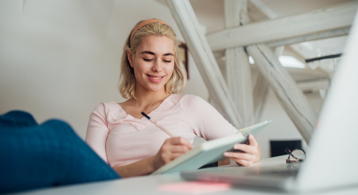 MISSION STATEMENT VS ABOUT US visual data 5