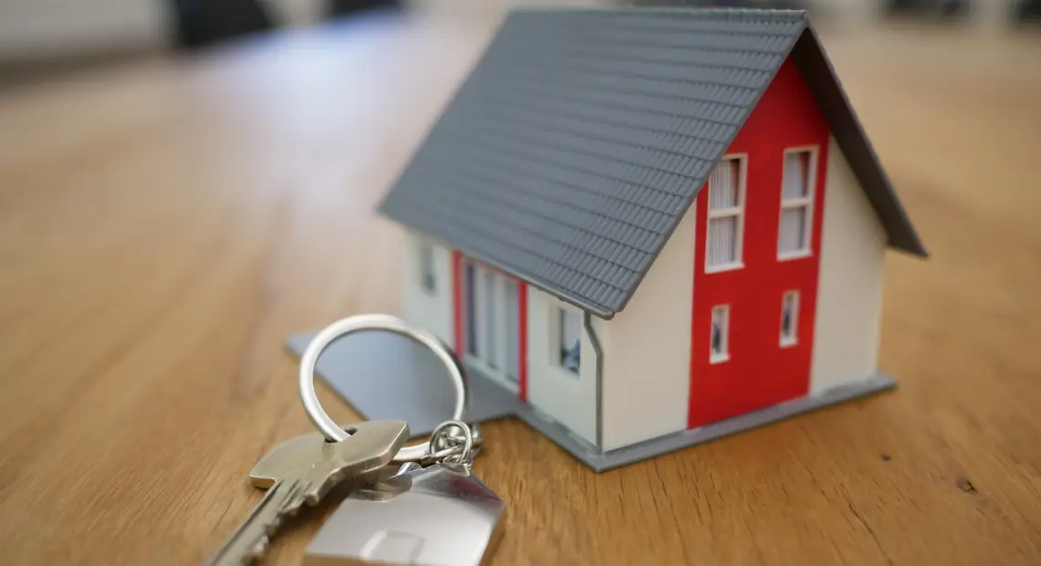 Chandler Smith Founders Interview: From Door-to-Door Sales to Real Estate Investing