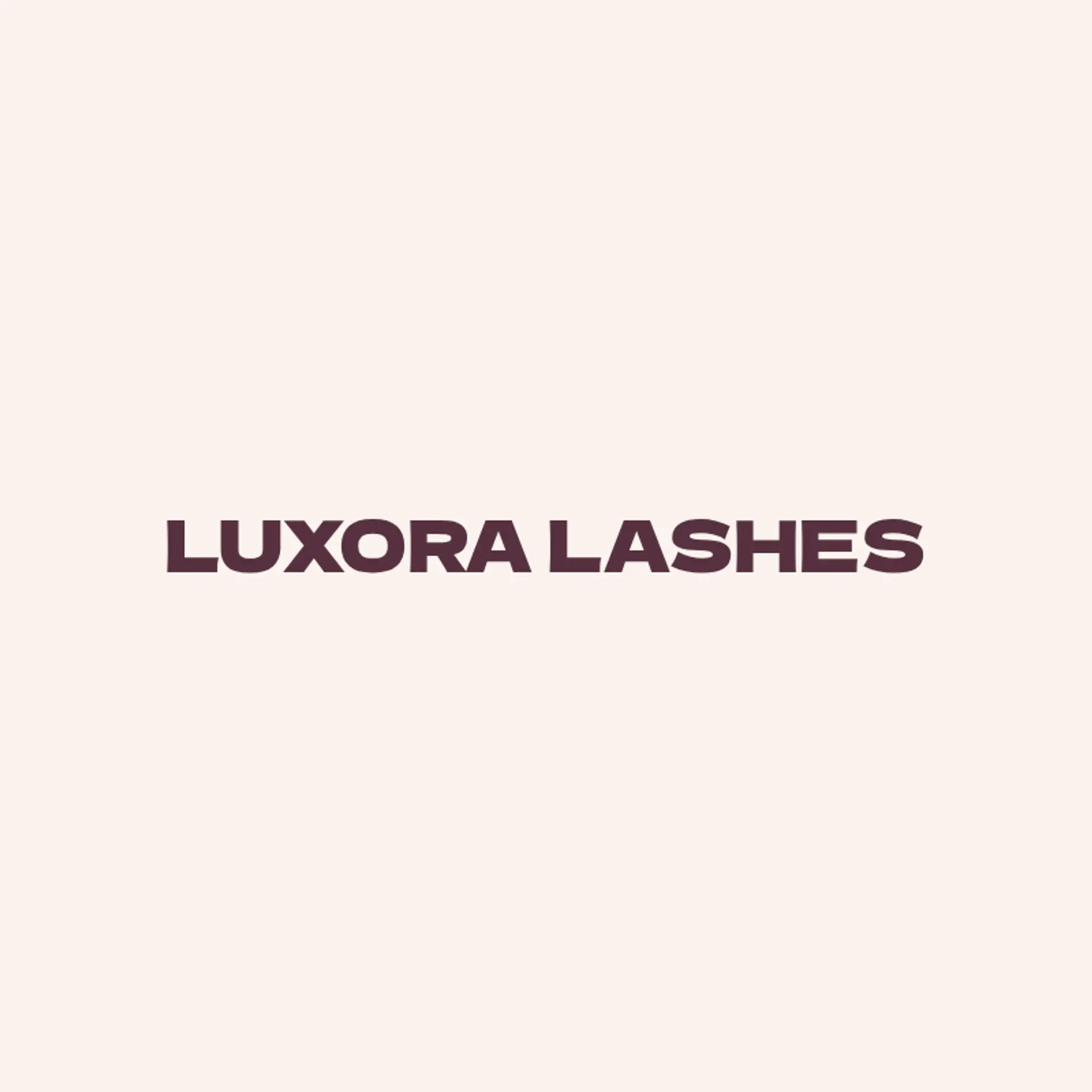 Luxury Lash Lounge logo for lash tech
